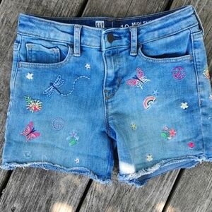 Super Cute Gap Girls Embroidery Boho Style shorts. Size 10